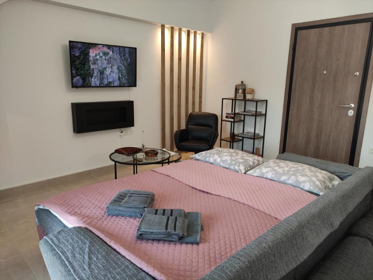 Grey Swan - Modern & Stylish Apartment With Private Parking Volos Exterior foto