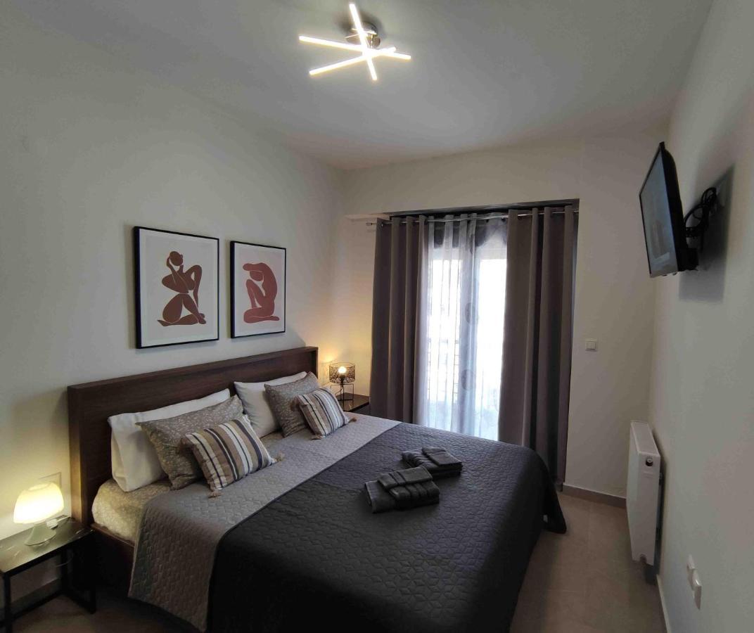 Grey Swan - Modern & Stylish Apartment With Private Parking Volos Exterior foto