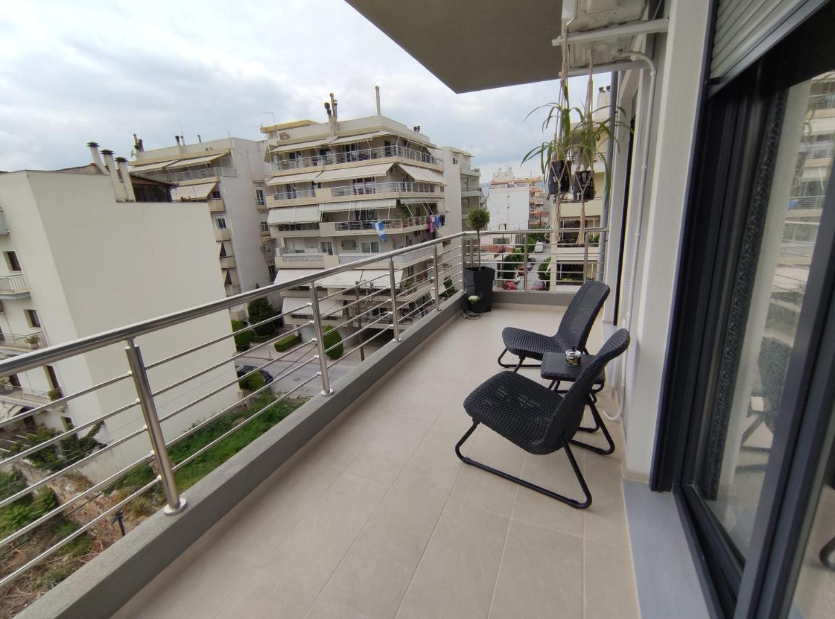 Grey Swan - Modern & Stylish Apartment With Private Parking Volos Exterior foto